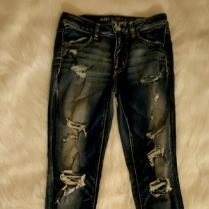 American Eagle Distressed Jeans Cropped